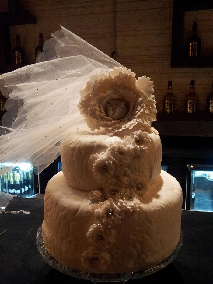 Wedding veil cake
