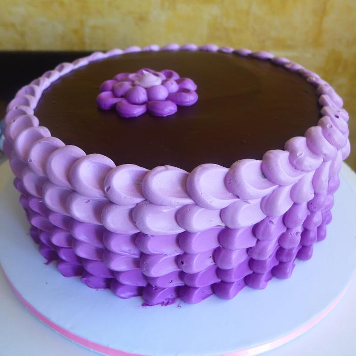 Violet petal cake <3