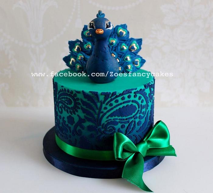 Mini peacock cake
