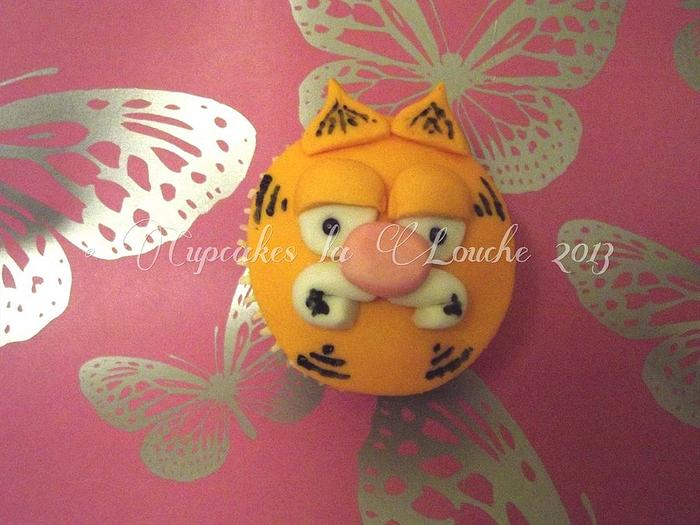 Garfield the cat cupcake