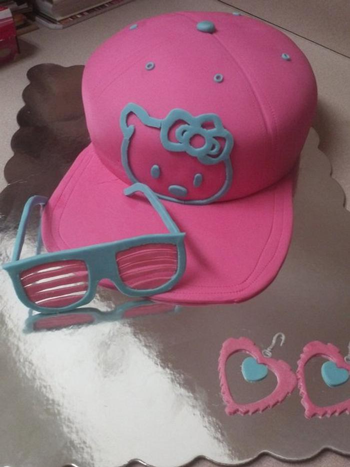 Hello Kitty hat cake