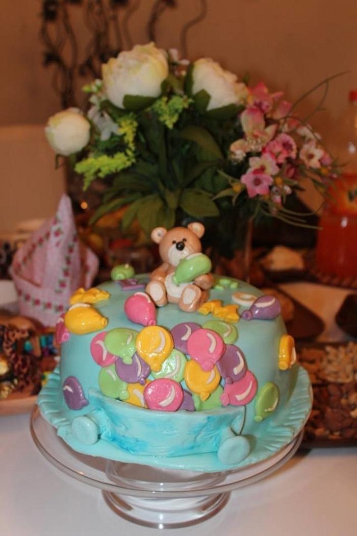 Little bear and balloons cake 