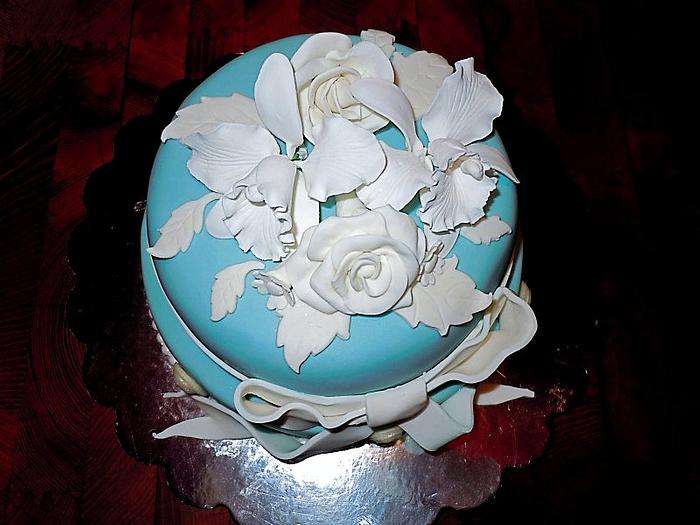 Floral cameo cake