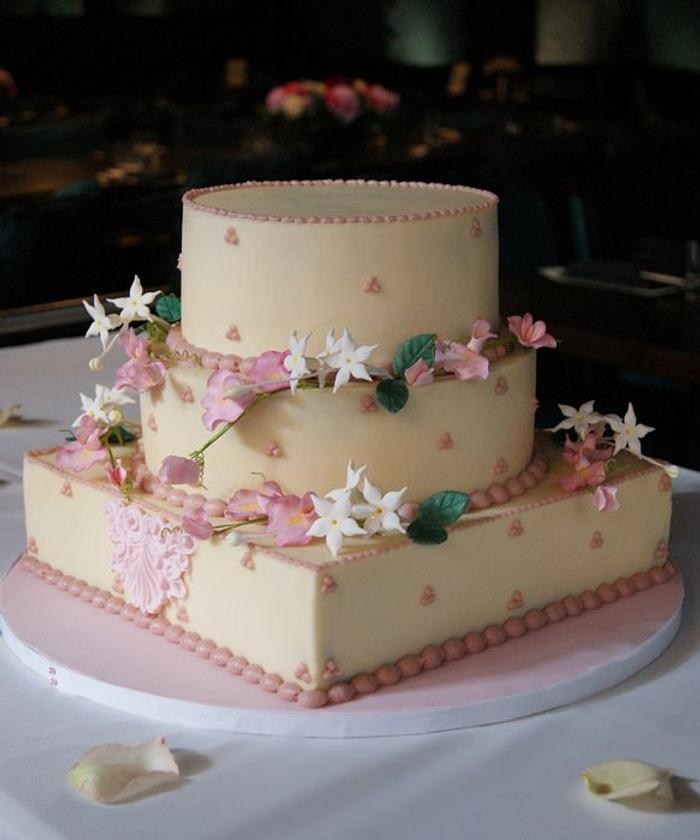 Sweet pea wedding cake