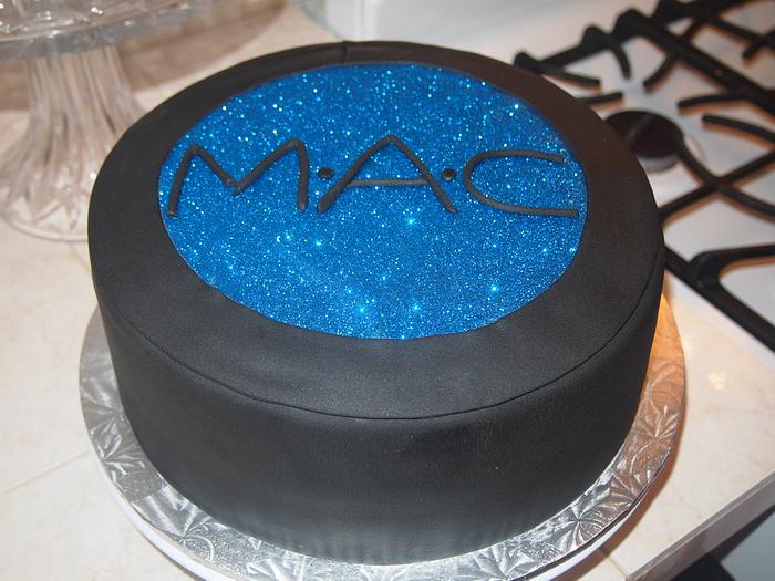 "MAC" makeup cake