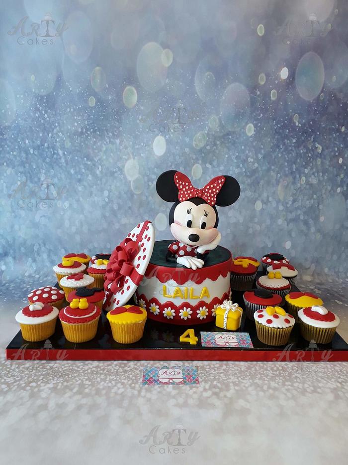 Minnie cake&cupcakes by Arty cakes