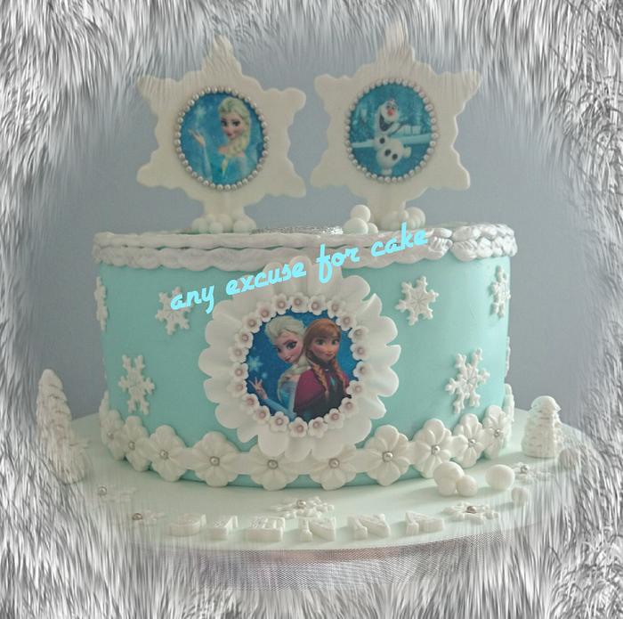 Frozen cake & cupcakes 