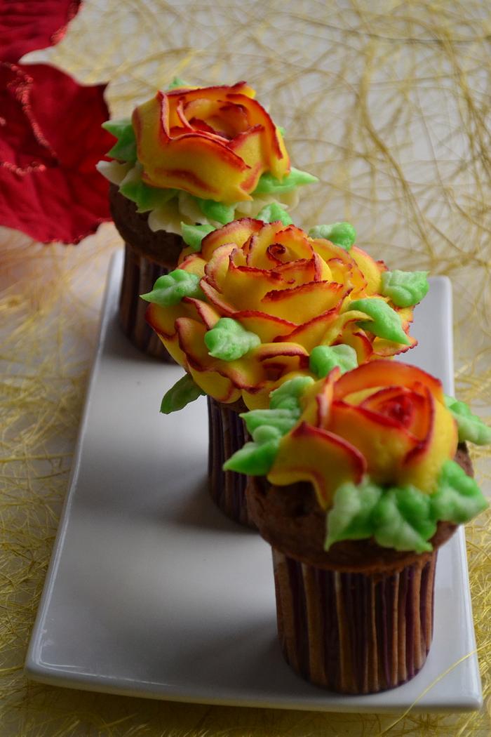 Flaming roses cupcakes