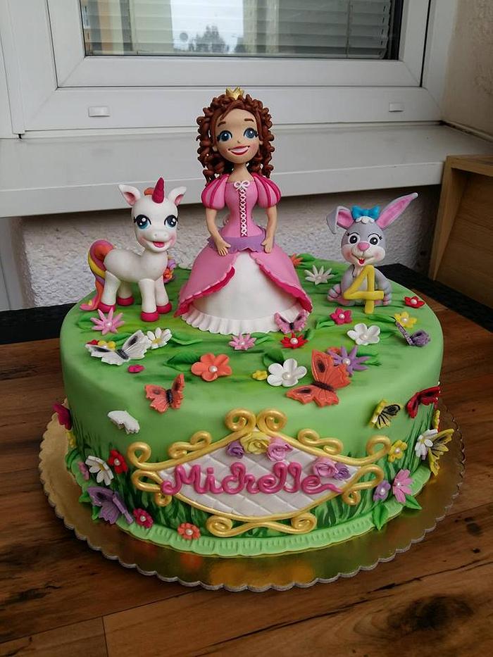 Cake with princess and animals