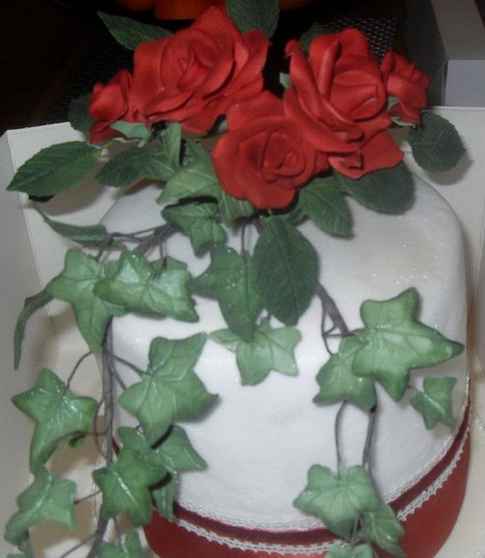 Red rose wedding cake & Cupcakes