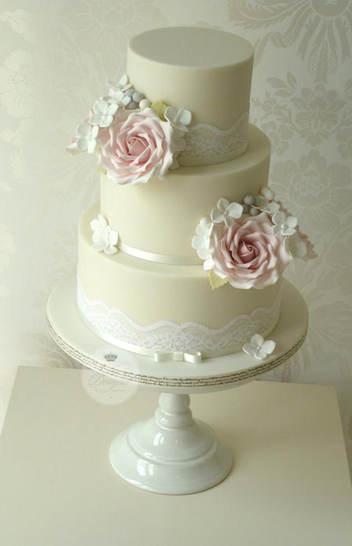 Vintage roses wedding cake