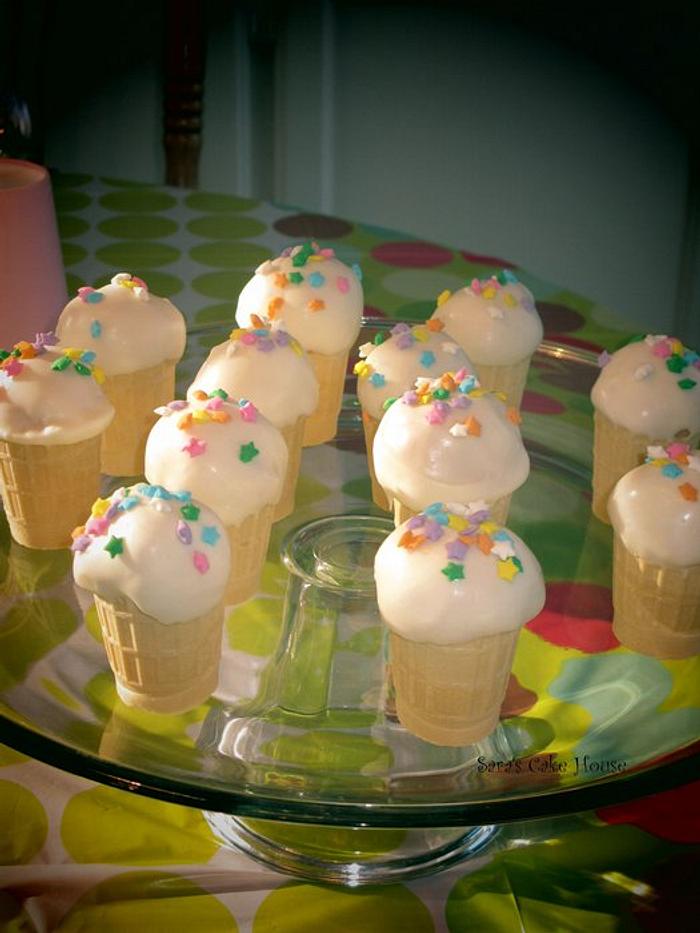 Ice cream Cone Cake pops