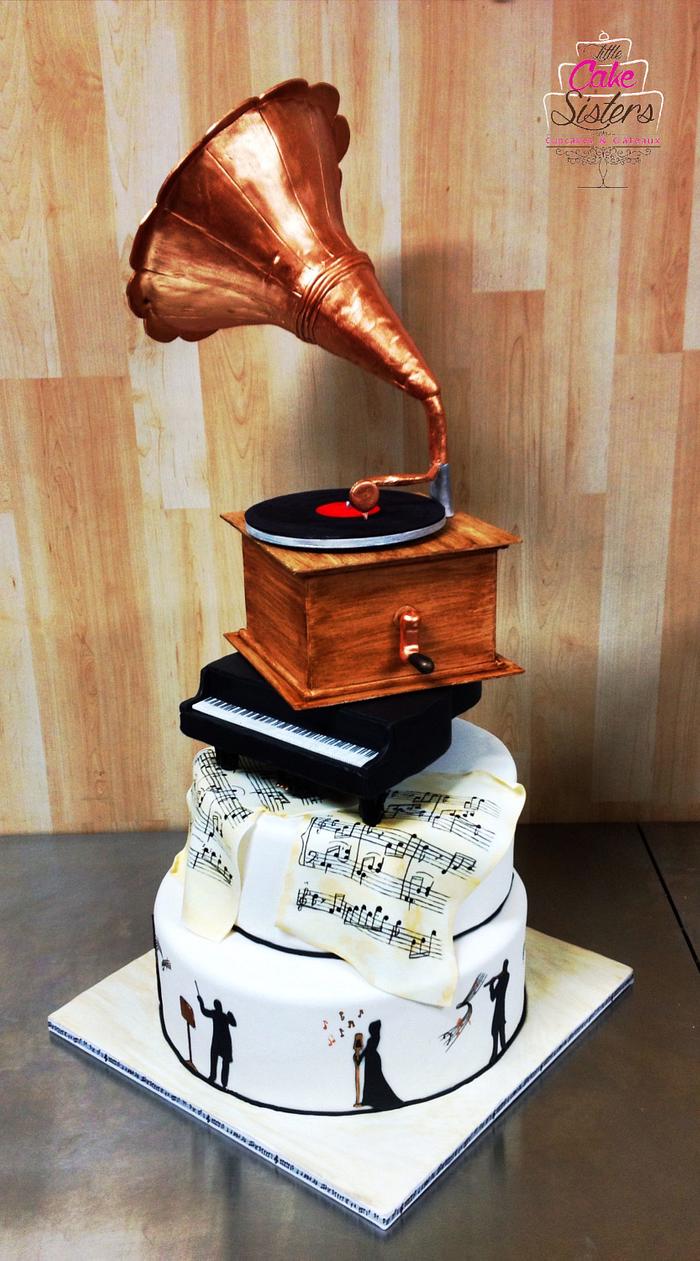 classical musique wedding cake