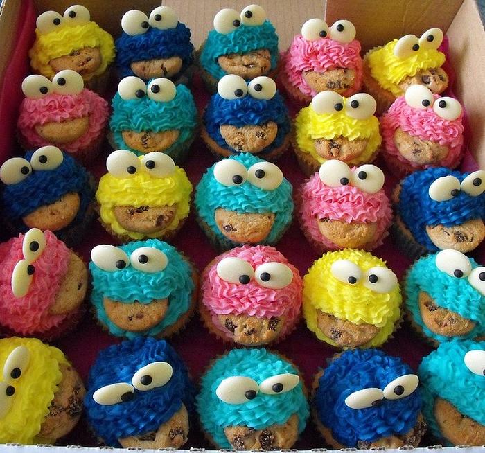 Cookie Monster Cupcakes in Colour
