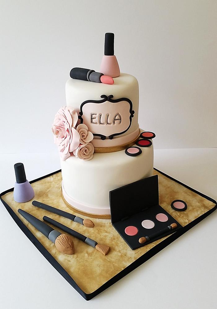 Makeup / glamour girl cake