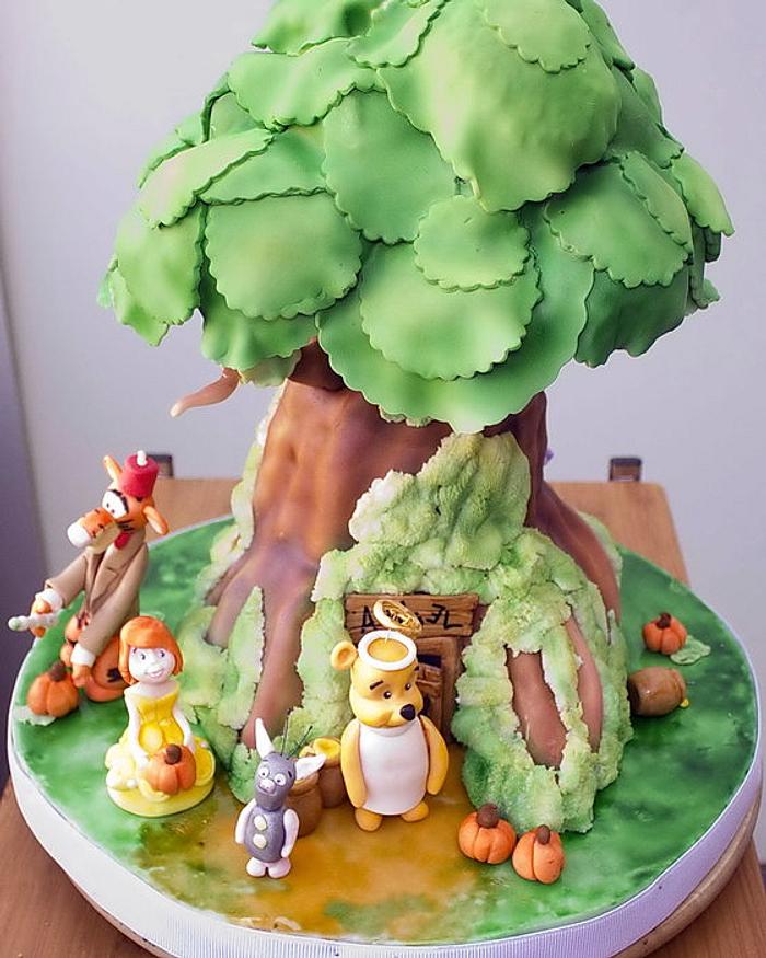 Winnie the Pooh Halloween birthday cake