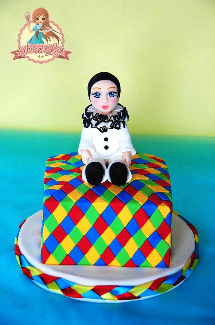 Pierrot Carnevale Cake