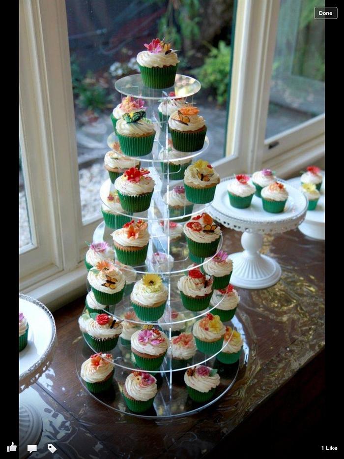 Engagement floral cupcakes