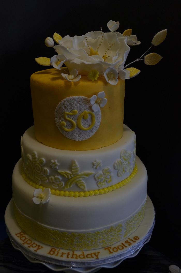 Yellow Gold with Fantasy Flower Cake
