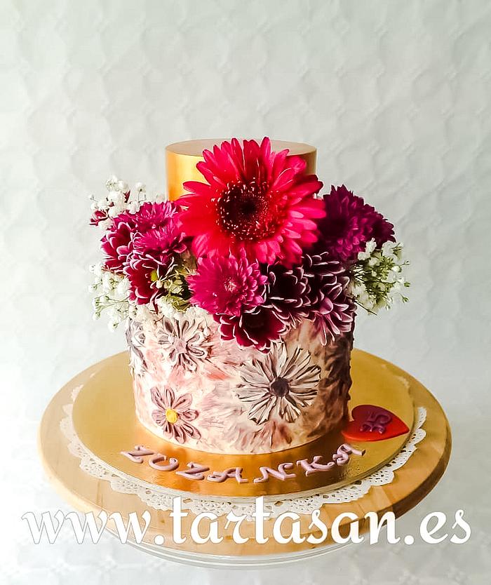 Květiny + špachtováni - Decorated Cake by TartaSan - - CakesDecor