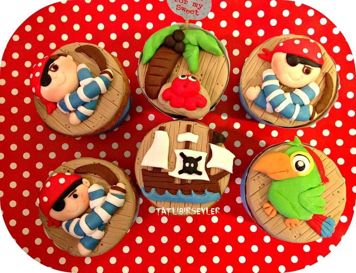 pirates cupcake