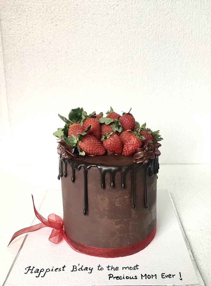 Strawberry chocolate cake...