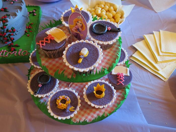 rapunzel cupcakes