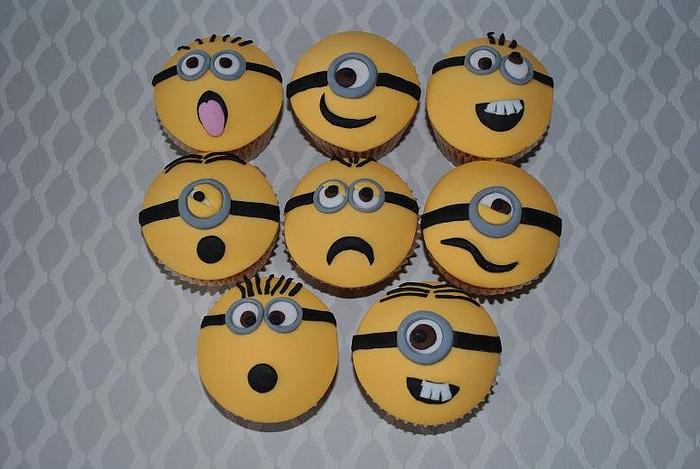 Despicable Me 'Minion' cupcakes