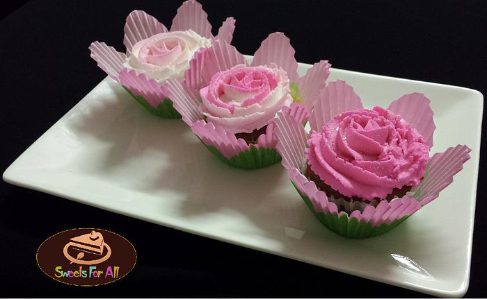 swirl rosette butterceam ombre cupcakes