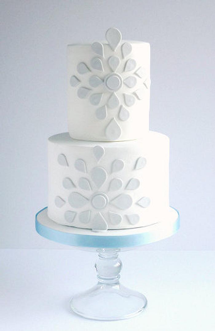 Teardrop wedding cake