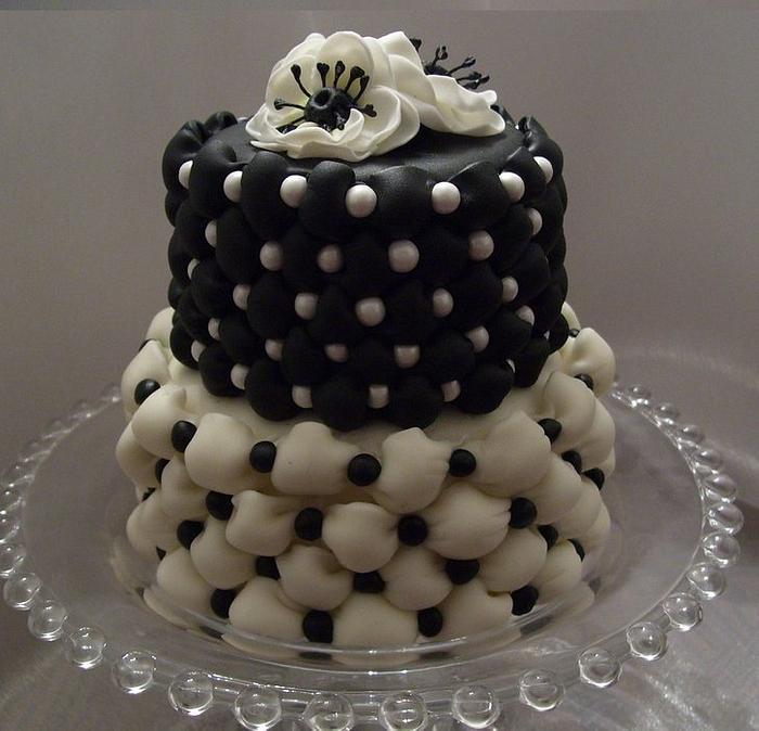 Miniature Tufted Billow Weave Cake