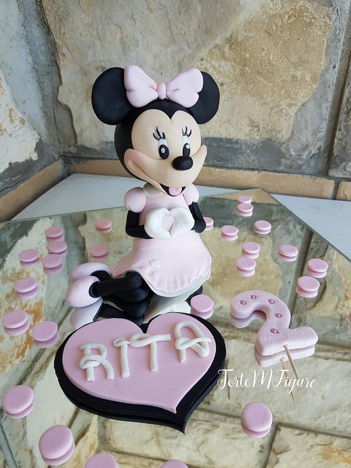 Minnie mouse fondant cake topper
