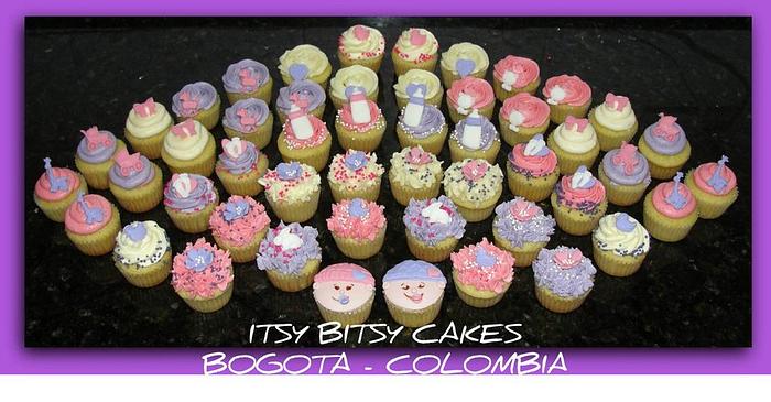 Baby shower miniature cupcakes and cakepops
