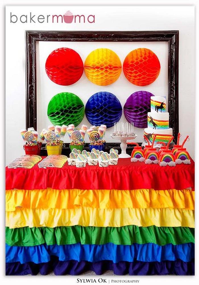 Rainbow & unicorn table