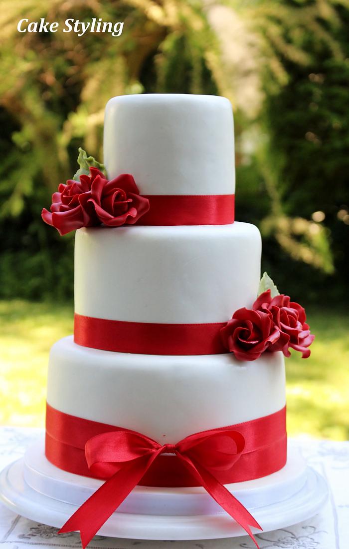 Red roses wedding cake