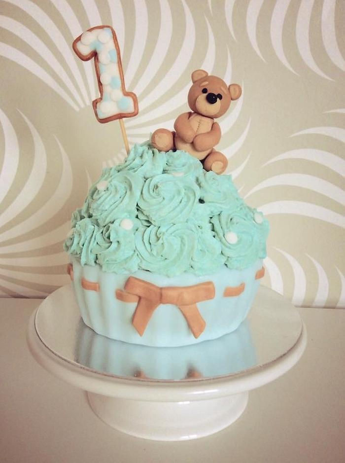Teddy Bear Smash Cake
