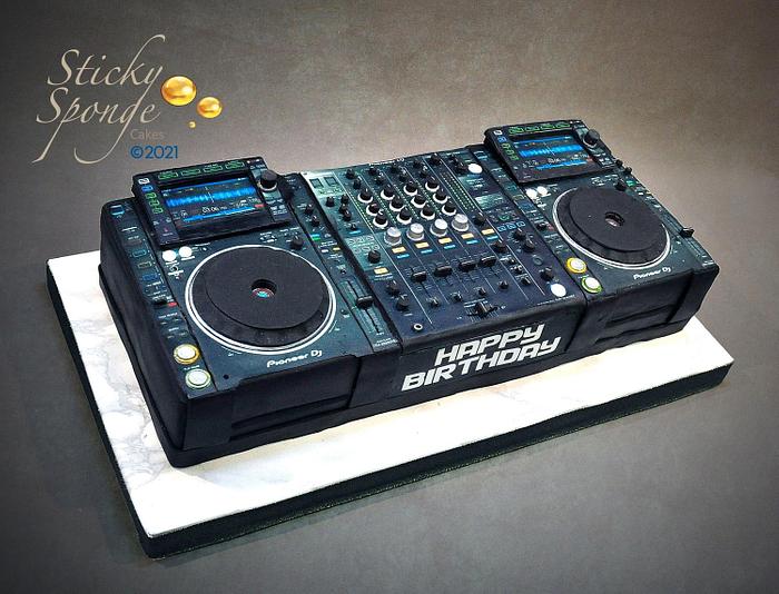DJ Decks cake
