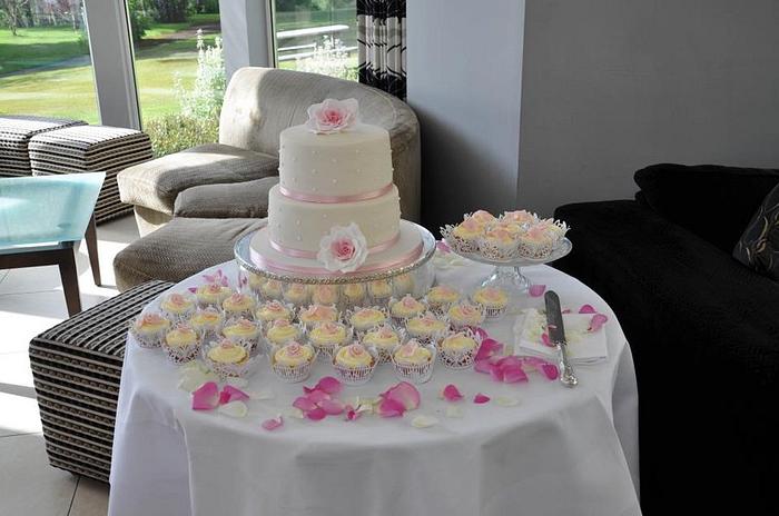Elegant Rose Wedding Cake