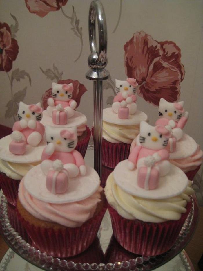 Hello Kitty cupcakes