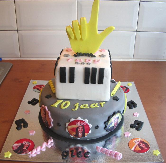 Glee birthday cake
