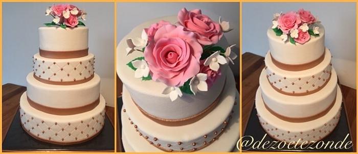 Wedding cake gold