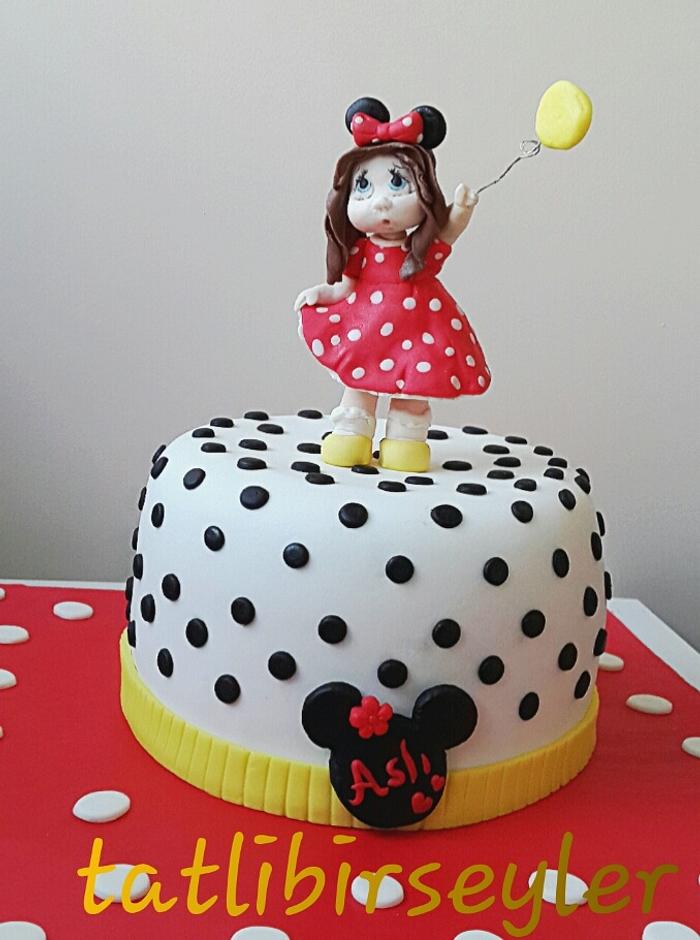 minnie girl cake