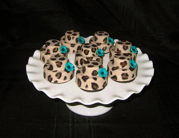 Leopard Chocolate Covered Oreos