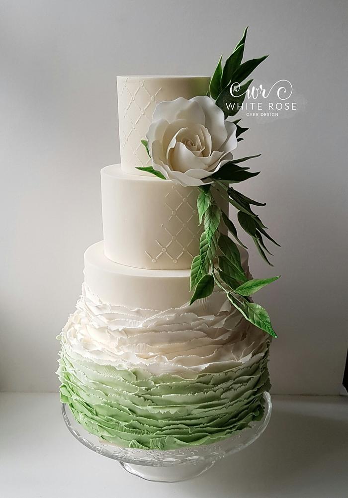 Pantone Colour of the Year 2017 Greenery Inspired Wedding Cake