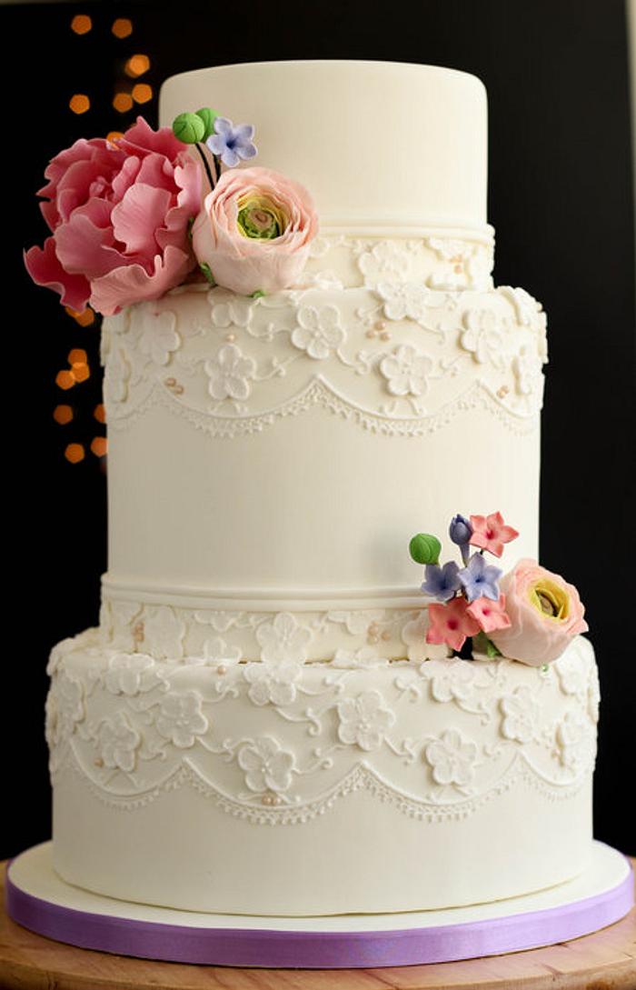 Vintage love wedding cake
