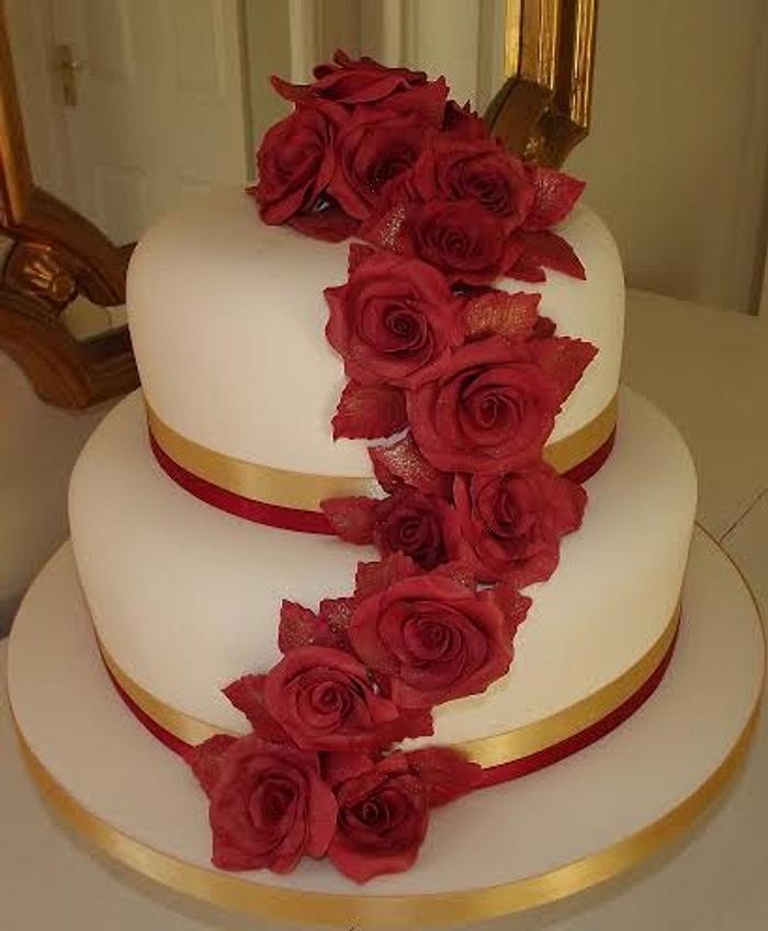 Trailing Red Rose Wedding Cake