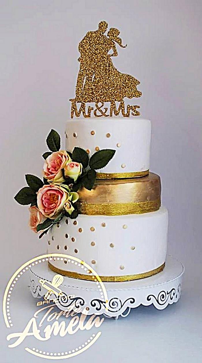 gold dust wedding cake