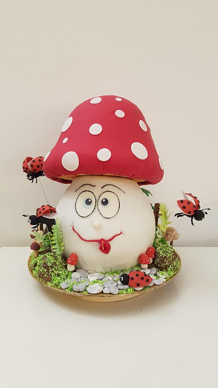 Mushroom with ladybugs cake