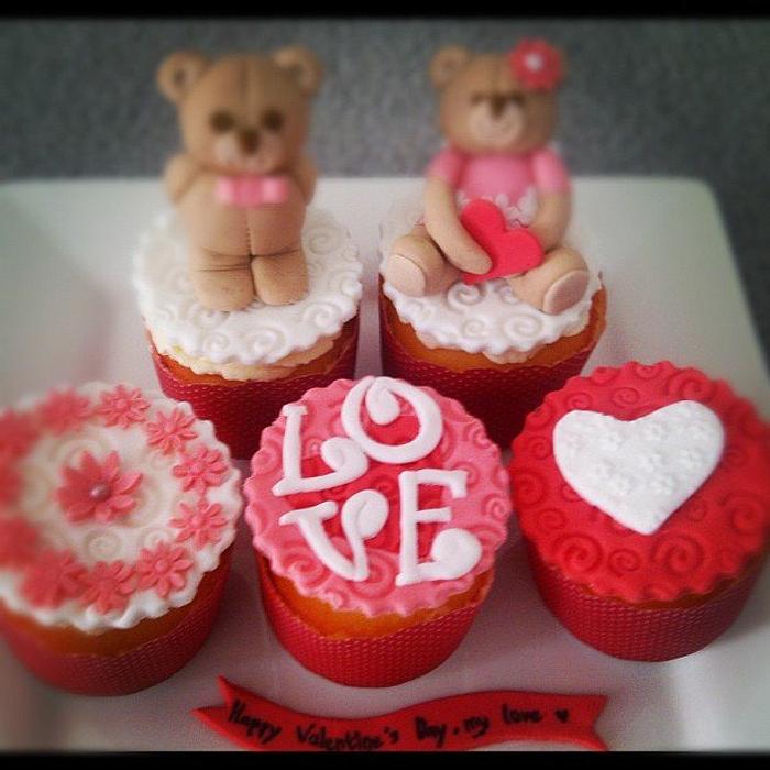 valentine's bear cupcakes