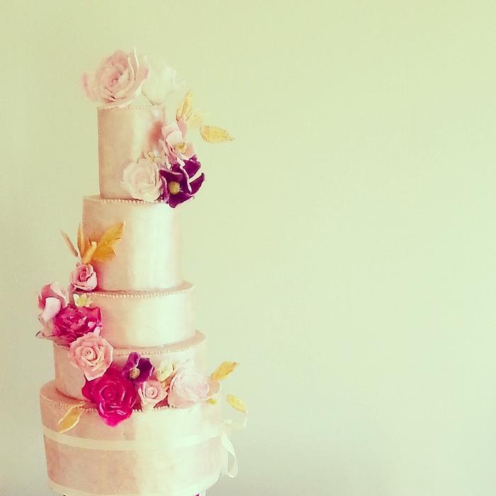 vintage style wedding cake.